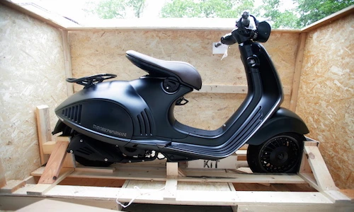 Khui scooter đắt nhất VN - Vespa 946 Emporio Armani