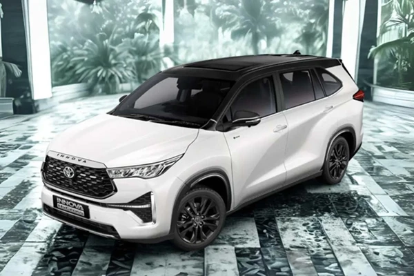 Toyota Innova Exclusive Edition - MPV "uống xăng" chỉ 4,3 lít/100km