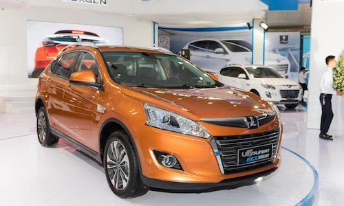 Soi xế Đài Loan Luxgen U6 "đòi" cạnh tranh Honda CR-V