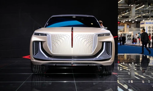 Ngắm xe sang "Tàu" Hongqi E115 mượn dáng của Rolls-Royce