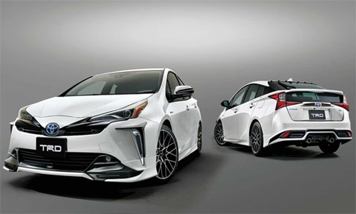 Toyota Prius 2019 hầm hố hơn với gói độ TRD chính hãng 