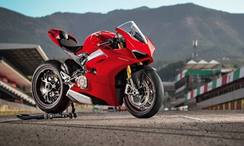 Siêu môtô Ducati Panigale V4 giá từ 711 triệu đồng