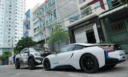 "Vua bán tải" Ford Ranger chạm mặt BMW i8 tại Vũng Tàu