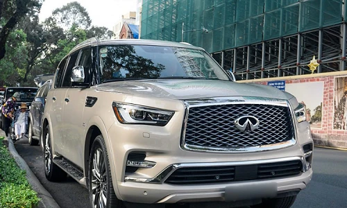 Cận cảnh “khủng long” Infiniti QX80 hơn 9 tỷ ở Sài Gòn