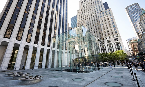 Bên trong Apple Store lớn nhất thế giới vừa mở cửa trở lại