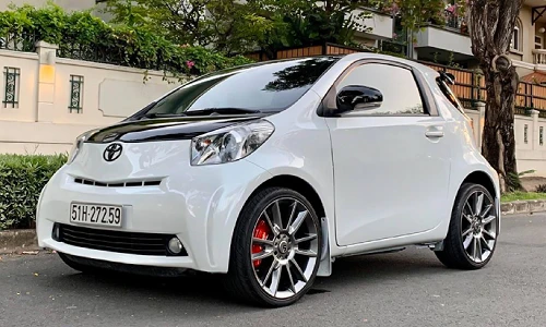 Xe đi chợ Toyota iQ dùng 10 năm bán gần 700 triệu ở Sài Gòn