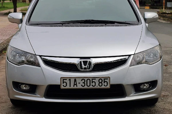 Honda Civic 2.0 chạy gần 10 năm, hơn 400 triệu ở Sài Gòn
