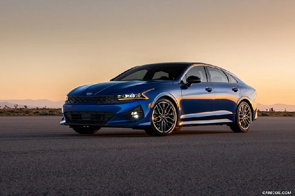 Kia K5 2021 sắp ra mắt tại Việt Nam, "đối thủ" của Toyota Camry