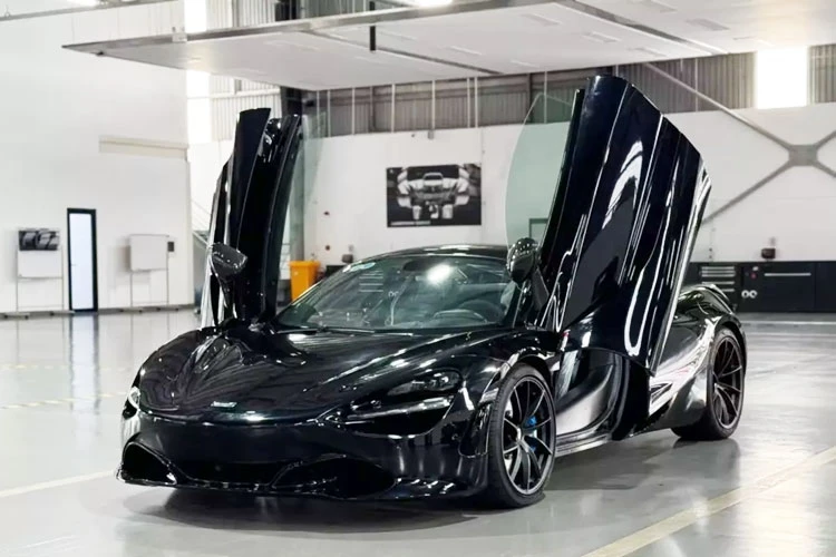 McLaren 720S Spider vừa mua chạy 2.600km, đại gia Việt đã rao bán