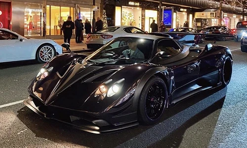 Siêu xe Pagani Zonda Zun lần đầu lăn bánh trên phố London