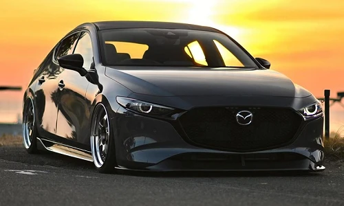 Dân chơi Mazda3 gây ấn tượng với phong cách hạ gầm