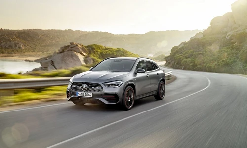 Crossover cỡ nhỏ Mercedes-Benz GLA 2021 tinh tế và mạnh mẽ