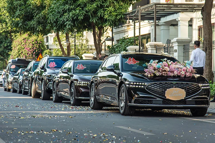 Dàn xe Hàn từ Genesis đến Hyundai "rồng, rắn" đi hỏi vợ ở Hà Nội