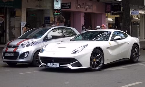 Những siêu xe khiến dân chơi Việt “chao đảo” năm 2015