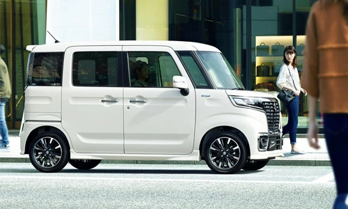 "Soi" ôtô gia đình giá rẻ Suzuki Spacia giá từ 256 triệu