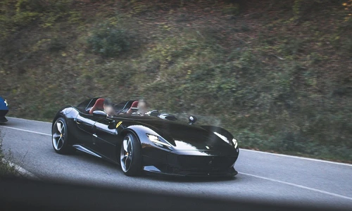 Siêu xe Ferrari Monza SP2 gần 92 tỷ đồng lượn phố