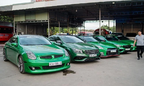 Cường Đô la và các dân chơi siêu xe tụ hội ở Bình Phước