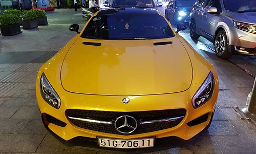 Mercedes-AMG GT S Edition-1 hơn 8 tỷ trên phố Sài Thành