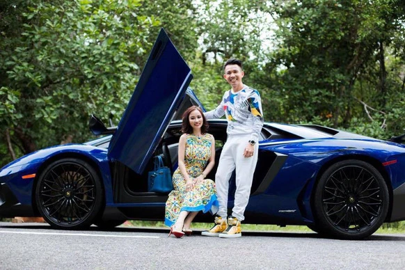 Minh Nhựa cầm lái "siêu bò" Lamborghini Aventador SV