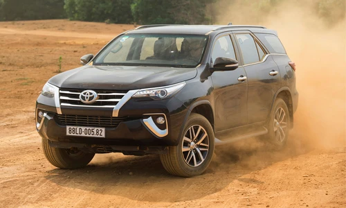 Top xe ôtô SUV hạng trung bán chạy nhất tại Việt Nam