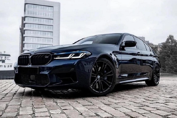 Đây là chiếc BMW M5 thế hệ mới rẻ nhất dành cho khách Việt