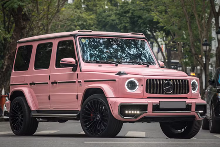 Mercedes-AMG G63 "vạn người mê, màu hường" lạ mắt ở Hà Nội