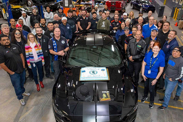 Ford Mustang phiên bản tri ân huyền thoại Carroll Shelby, giới hạn 100 chiếc