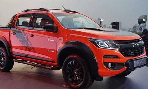Bán tải Chevrolet Colorado 2018 mới trình làng “đấu” Ford Ranger