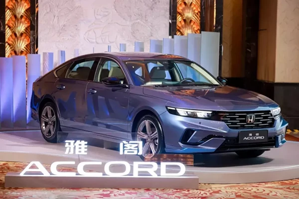 Honda Accord 2025 phiên bản máy xăng chính thức trình làng