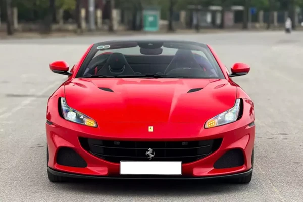 "Siêu ngựa" Ferrari Portofino M đầu tiên về Việt Nam lên sàn xe cũ