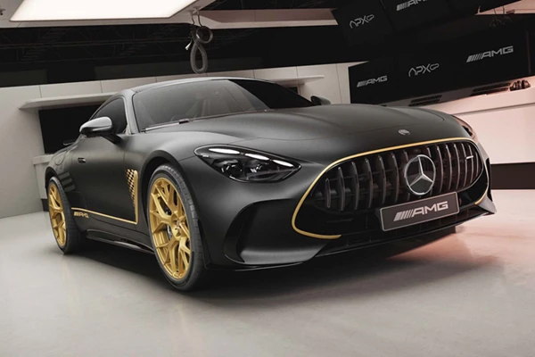 Mercedes-AMG GT63 APXGP Edition 2026 dự kiến không dưới 5 tỷ đồng