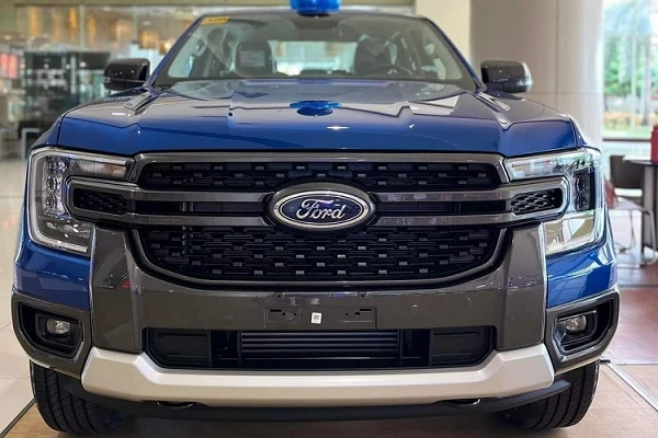 Ford Ranger Sport 2023 lộ giá bán tại Việt Nam, rẻ hơn bản Wildtrak
