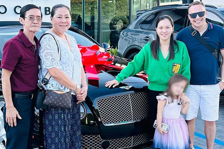 Youtuber triệu view Ngọc Huỳnh tậu Bentley Continental GT V8 hơn 5,5 tỷ