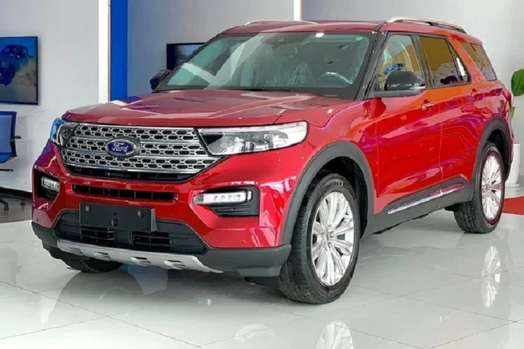 Ford Explorer hơn 2,3 tỷ đồng tại Việt Nam giảm trang bị