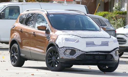 "Tóm gọn" SUV Ford Escape 2017 lộ diện hoàn toàn 