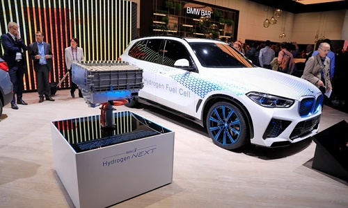 Xe sang BMW giá rẻ chạy nhiên liệu hydro bán ra vào 2025