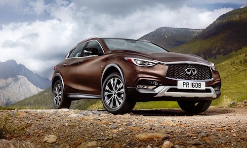 Soi Infiniti QX30 mới, đối thủ cạnh tranh Mercedes GLA