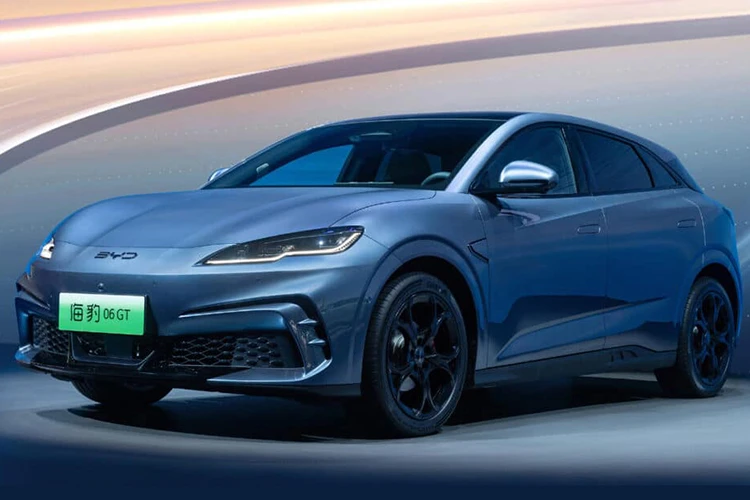 BYD Seal 06 chạy 545 km/lần sạc lộ diện "sát vách" Việt Nam