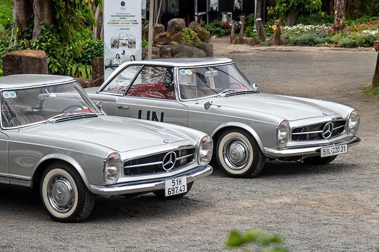 Mercedes-Benz 230 SL W113 hàng hiếm của “Qua” Vũ có gì hay?