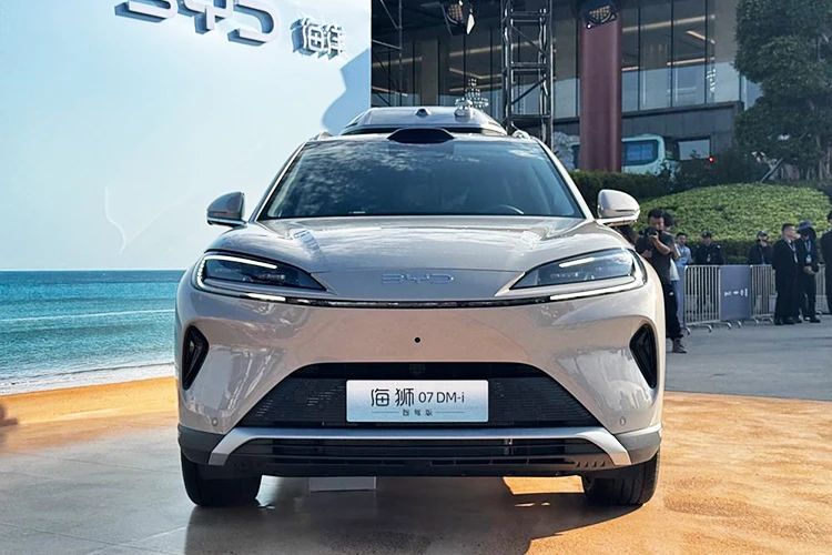 BYD Sealion 07 từ 27.500 USD kèm gói “God's Eye” C