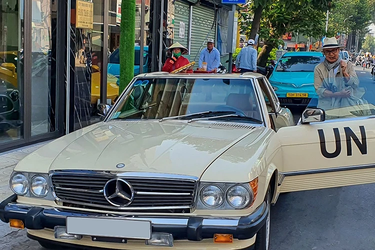 Mercedes-Benz 380 SL hàng độc của "vua cà phê Việt" tại Sài Gòn