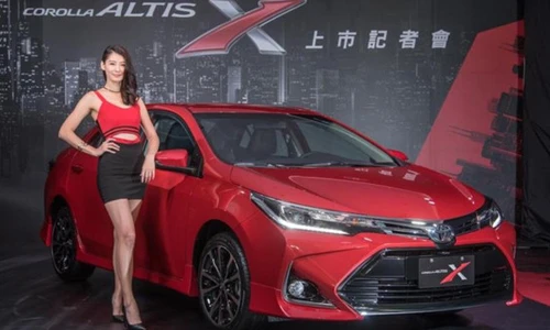 Xe thể thao Toyota Corolla Altis X “chốt giá” 586 triệu đồng