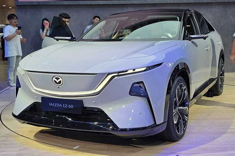 Tận thấy Mazda EZ-60 2026 - SUV lai coupe bản hybrid thuần điện