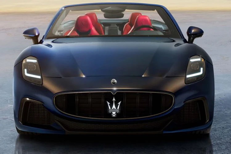Cận cảnh Maserati GranCabrio 2024 hơn 4,7 tỷ đồng, mạnh 542 mã lực