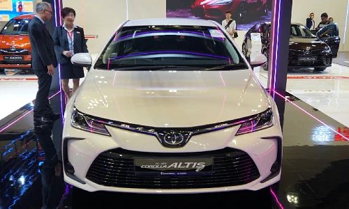 Toyota Corolla Altis gần 1,8 tỷ tại Singapore, gấp đôi Việt Nam