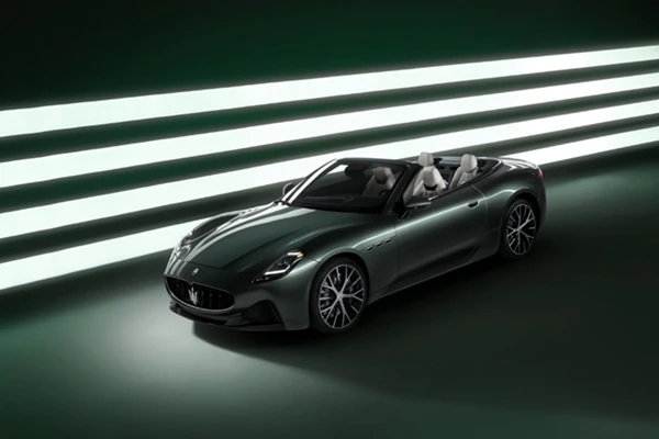 Maserati GranCabrio tiêu chuẩn mạnh 490 mã lực, từ 4,58 tỷ đồng