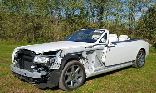 Siêu xe sang Rolls-Royce tai nạn nát đầu giá vẫn hơn 2 tỷ