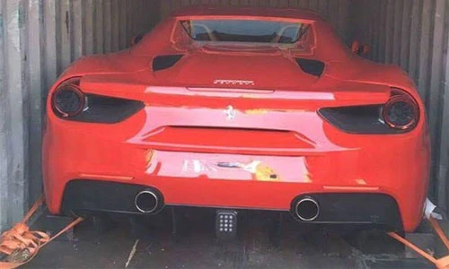 Siêu xe Ferrari 488 Spider cập bến Việt Nam đầu năm 2017