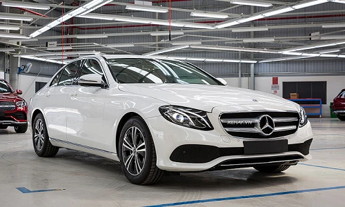 Mercedes-Benz E180 hơn 2 tỷ đồng tại Việt Nam có gì hay?