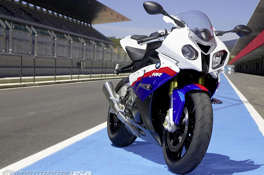 Cận cảnh quá trình ra đời của siêu mô tô BMW S1000RR